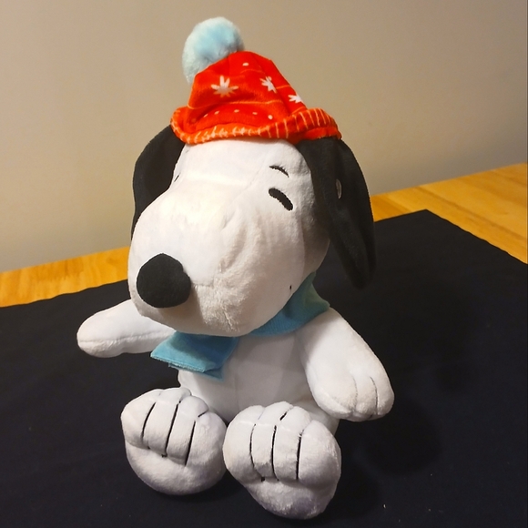 Snoopy Peanuts Plush Hallmark Christmas Stuffie Charlie Brown Gift - Picture 2 of 6